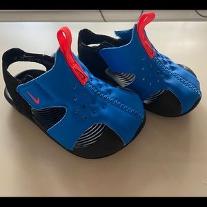 Nike Baby Water Shoes Size 4